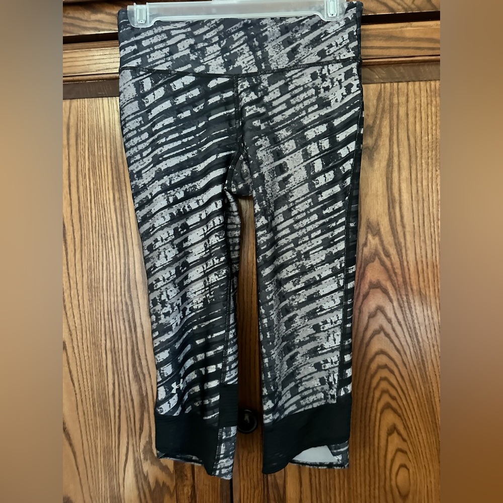 Under Armour Capri Leggings in Black and Gray